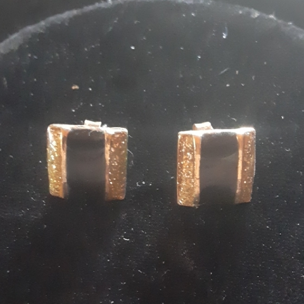 Elegant Gold Tone and Black Stud Earrings